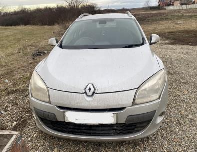 Dezmembrez piese caroserie, motor, cutie viteze, suspensie Renault Megane 3 Combi 1.5 DCI 2010, K9K832