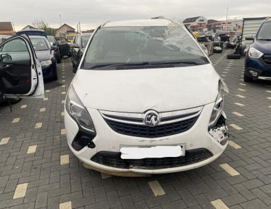 Dezmembrez piese caroserie, motor, cutie viteze, suspensie Opel Zafira C (P12) 2.0 CDTI 2013, A20DTH