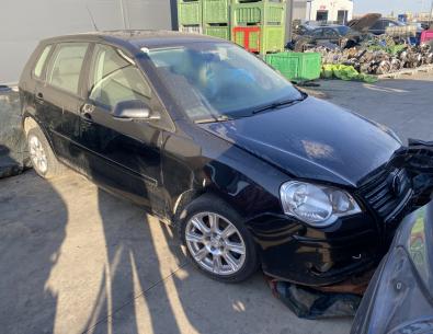 Dezmembrez piese caroserie, motor, cutie viteze, suspensie VW Polo (9N) 1.4 TDI 2006, BWB