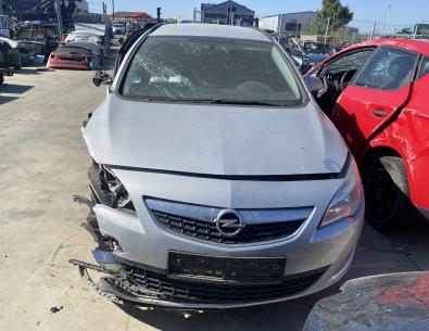 Dezmembrez piese caroserie, motor, cutie viteze, suspensie Opel Astra J Combi 1.7 CDTI 2011, A17DTJ