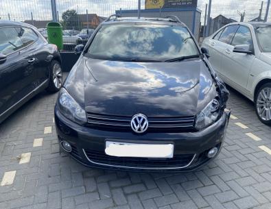 Dezmembrez piese caroserie, motor, cutie viteze, suspensie  VW Golf 6 Variant (AJ5) 2.0 TDI 2010, CBDB