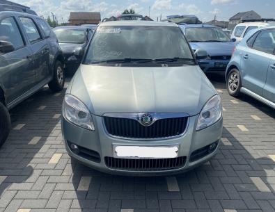Dezmembrez piese caroserie, motor, cutie viteze, suspensie Skoda Fabia 2 Combi (5J, 545) 1.4 TDI 2009, BNV