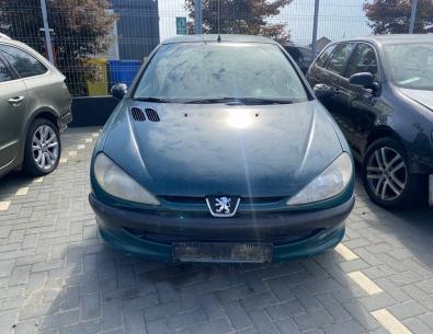 Dezmembrez piese caroserie, motor, cutie viteze, suspensie Peugeot 206 1.1 benz 2001, HFX