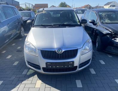 Dezmembrez piese caroserie, motor, cutie viteze, suspensie Skoda Fabia 2 Combi (5J, 545) 1.4 TDI 2009, BNM