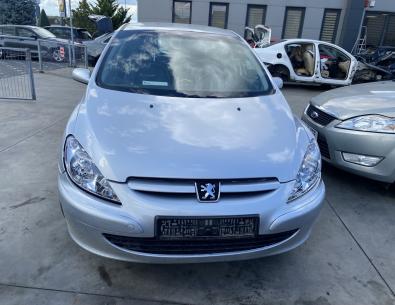 Dezmembrez piese caroserie, motor, cutie viteze, suspensie Peugeot 307 1.4 benz 2003, KFW