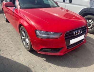 Dezmembrez piese caroserie, motor, cutie viteze, suspensie Audi A4 Avant (8K5, B8) 2.0 TDI 2013, CGLD