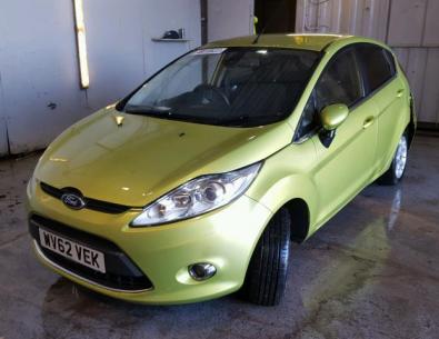 Vindem piese de caroserie Ford Fiesta 1.2benzina