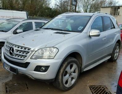 Vindem piese de caroserie Mercedes ML 320cdi