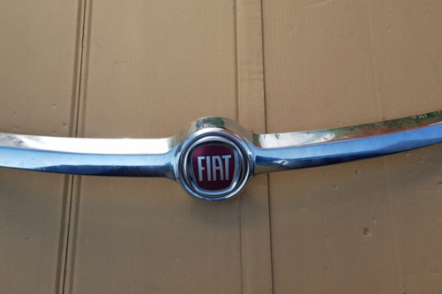Grila bara fata centrala sus cu sigla, Fiat 500L (pr:110747)