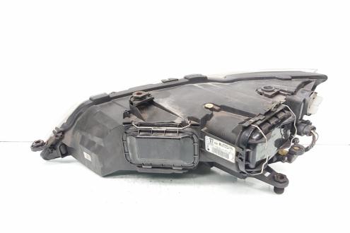 Far dreapta, Seat Leon (5F1) vol pe dreapta (id:691293)