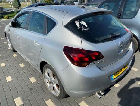 Dezmembrez Opel Astra J [Fabr 2009-2015] 1.7 CDTI A17DTJ