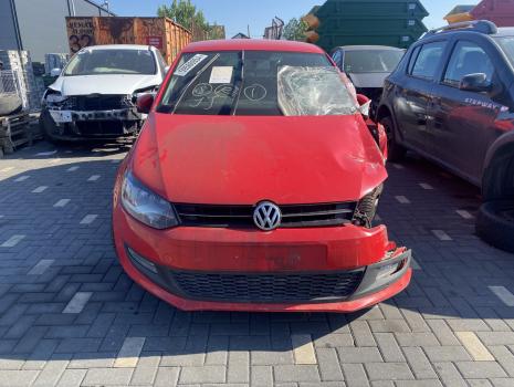 Dezmembrez piese caroserie, motor, cutie viteze, suspensie VW Polo (6R) 1.2 benz 2012, CFWA