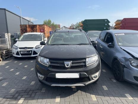 Dezmembrez piese caroserie, motor, cutie viteze, suspensie Dacia Sandero 2 Stepway 0.9 TCE 2013, H4B400