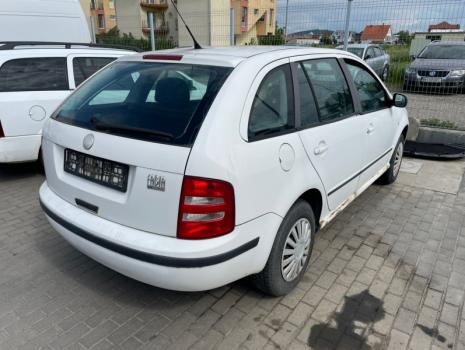 Dezmembrez piese caroserie, motor, cutie viteze, suspensie Skoda Fabia 1 Combi (6Y5) 1.4 benzina 16v 2004, BBZ