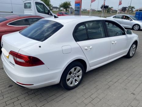 Dezmembrez piese caroserie, motor, cutie viteze, suspensie Skoda Superb II (3T4) facelift 1.6 TDI 2014, CAYC