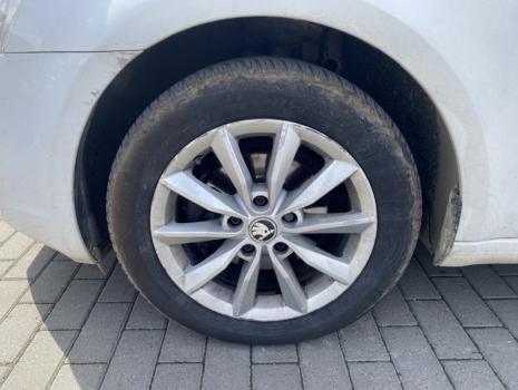 Dezmembrez piese caroserie, motor, cutie viteze, suspensie Skoda Octavia 3 (5E3) 1.6 TDI 2014, CLHA