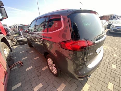 Dezmembrez piese caroserie, motor, cutie viteze, suspensie Opel Zafira C (P12) 2.0 CDTI 2012, A20DTH