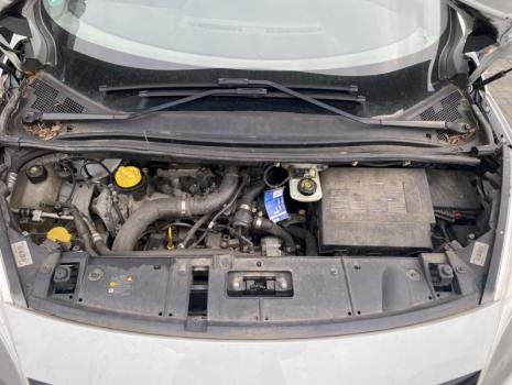 Dezmembrez piese caroserie, motor, cutie viteze, suspensie Renault Scenic 3 1.2 TCe 2014, H5F400