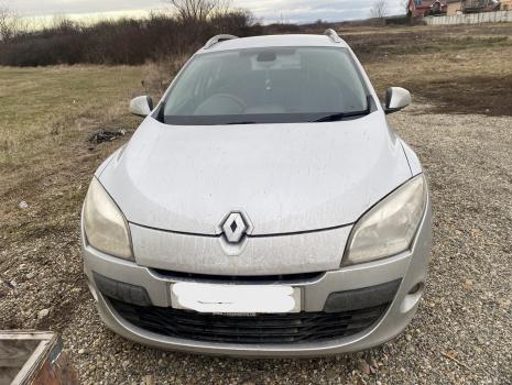 Dezmembrez piese caroserie, motor, cutie viteze, suspensie Renault Megane 3 Combi 1.5 DCI 2010, K9K832