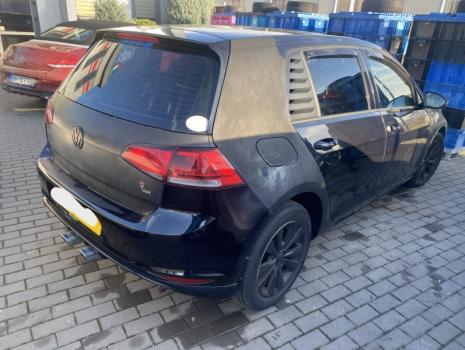 Dezmembrez piese caroserie, motor, cutie viteze, suspensie VW Golf 7 (5G) 1.6 TDI 2013, CLHA