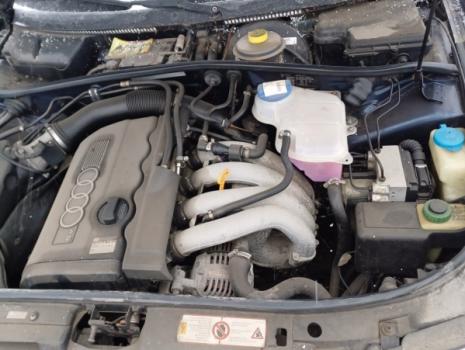 Dezmembrez piese caroserie, motor, cutie viteze, suspensie Audi A4 (8D2, B5) 1.8 benz 1995, ADR