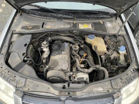 Dezmembrez piese caroserie, motor, cutie viteze, suspensie VW Passat Variant (3B6) 1.9 TDI 2001, AVB