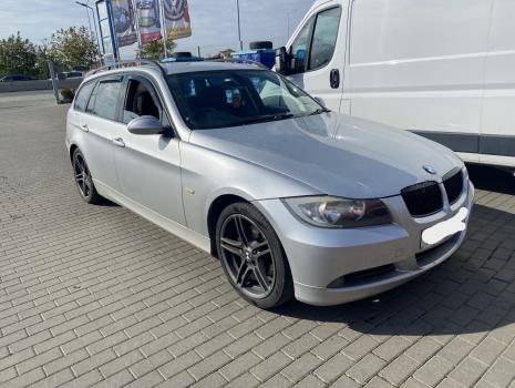 Dezmembrez piese caroserie, motor, cutie viteze, suspensie Bmw 3 Touring (E91) 2.0 diesel 2008, N47D20C