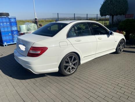 Dezmembrez piese caroserie, motor, cutie viteze, suspensie Mercedes Clasa C (W204) facelift 2.2 CDI 2012, OM651911