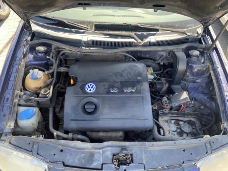 Dezmembrez piese caroserie, motor, cutie viteze, suspensie VW Bora (1J2) 1.6 16v benz 2001, AZD