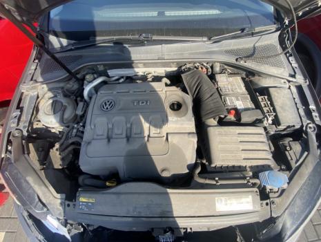 Dezmembrez piese caroserie, motor, cutie viteze, suspensie VW Golf 7 (5G) 1.6 TDI 2013, CRKB