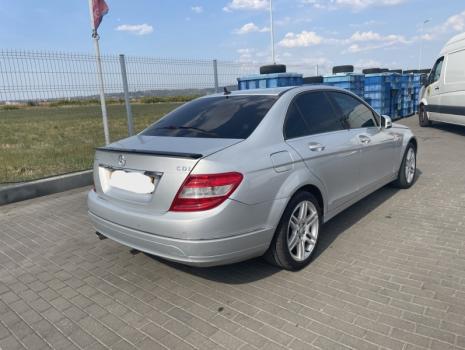 Dezmembrez Mercedes Clasa C (W204) 2010, OM651911