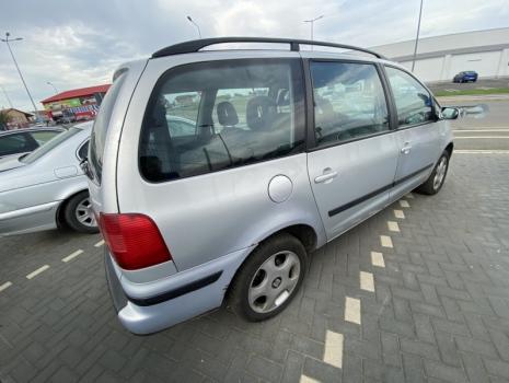 Dezmembrez piese caroserie, motor, cutie viteze, suspensie Seat Alhambra (7V8, 7V9) 1.9 TDI 2001, AUY