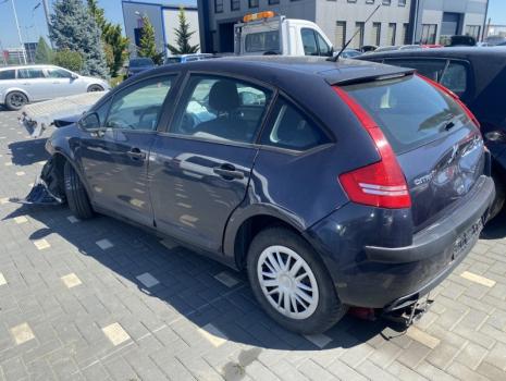Dezmembrez piese caroserie, motor, cutie viteze, suspensie Citroen C4 (I) 1.4 16v benz 2007, KFU