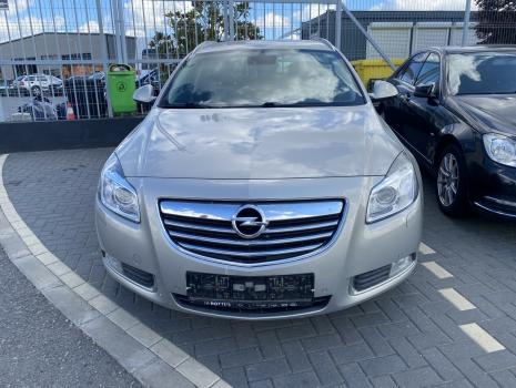 Dezmembrez piese caroserie, motor, cutie viteze, suspensie Opel Insignia A Combi 2.0 CDTI 4X4 2011, A20DTH