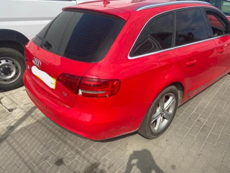 Dezmembrez piese caroserie, motor, cutie viteze, suspensie Audi A4 Avant (8K5, B8) 2.0 TDI 2013, CGLD