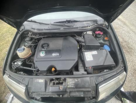 Dezmembrez piese caroserie, motor, cutie viteze, suspensie Skoda Fabia 1 Combi (6Y5) 1.9 SDI 2001, ASY