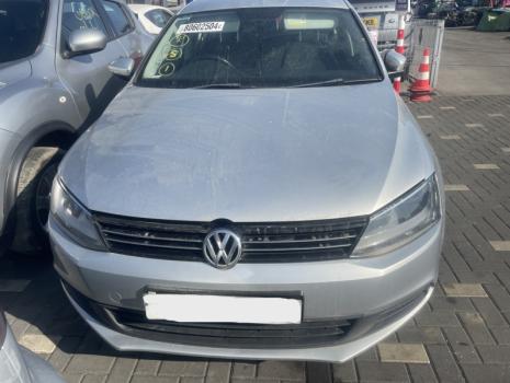 Dezmembrez piese caroserie, motor, cutie viteze, suspensie Volkswagen Jetta 4 (6Z) 2.0 TDI, CFFB.
