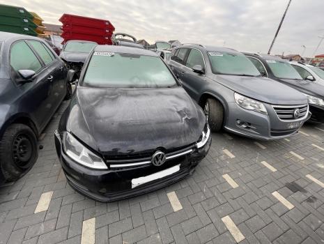 Dezmembrez piese caroserie, motor, cutie viteze, suspensie Vw Golf 7 (5G1) 1.6 TDI, CLH.