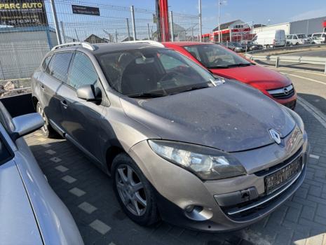Dezmembrez piese caroserie, motor, cutie viteze, suspensie, Renault Megane 3 Combi, 1.5 DCI, K9K837.
