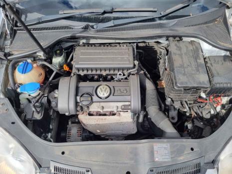 Vindem piese de caroserie si elemente de interior, pentru Vw Golf 5 (1K1) , 1.4 benz