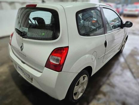 Vindem piese de caroserie si elemente de interior, pentru Renault Twingo 2, 1.2 benz