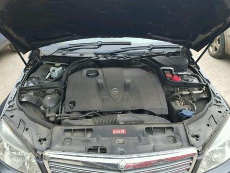 Vindem piese de motor Mercedes Benz C220, 2.2d