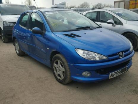 Vindem piese de motor Peugeot 206, 1.4b 2005