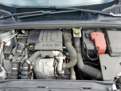 Vindem piese de interior Peugeot 308 hatchback, 1.6 HDI 9HZ din dezmembrari