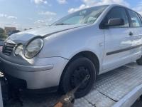 Dezmembrez piese caroserie, motor, cutie viteze, suspensie Volkswagen Polo (9N) 1.2 benzina 2003, AZQ