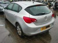 Vindem piese de caroserie Opel Astra j, 1.4benzina